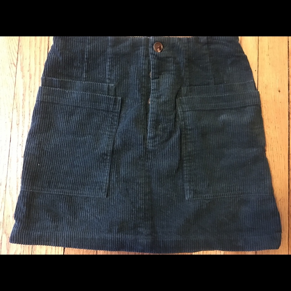 Green skirt for fall